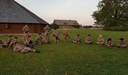 Jaunsargu pārgājiens uz 