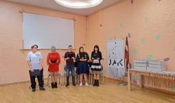 Sajūti sirdī Ziemassvētkus!