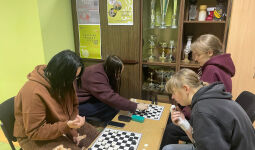 Dambretes sacensības