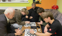 Dambretes sacensības